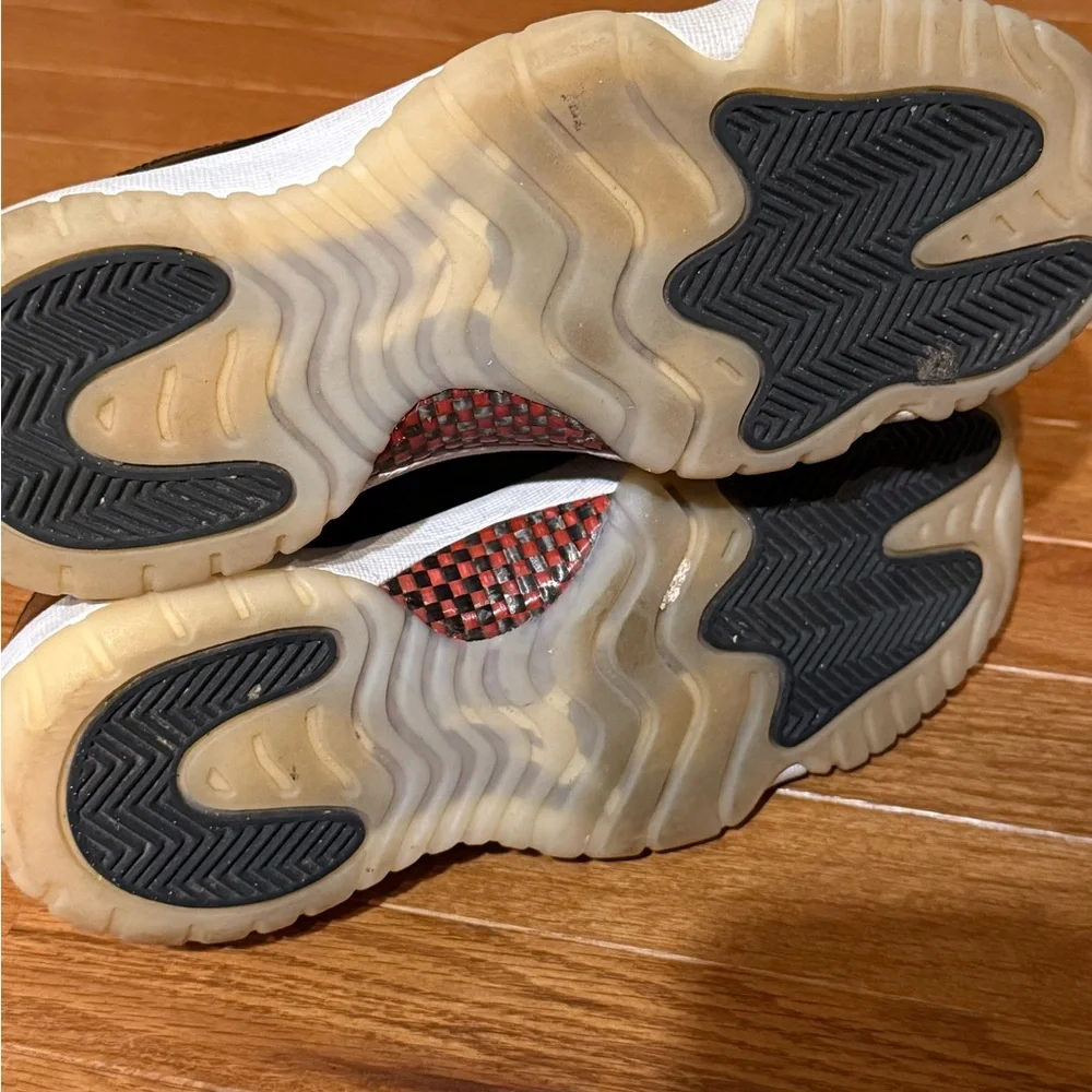 Black and White Retro Jordan Sneakers size 6.5Y - Picture 5 of 6